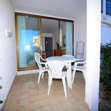 Caraibes 6 Apartman *